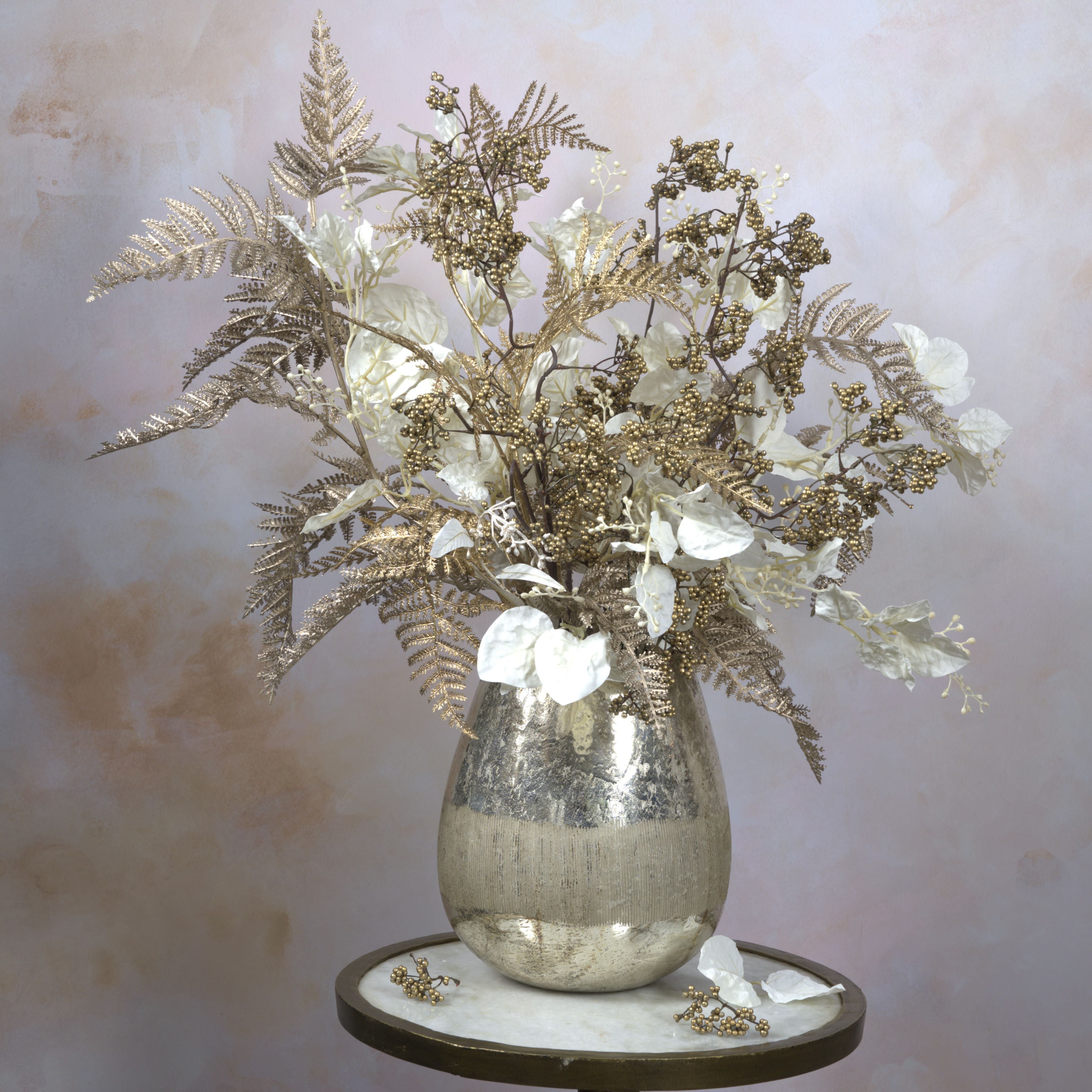 Champagne Gold & Berry Bouquet